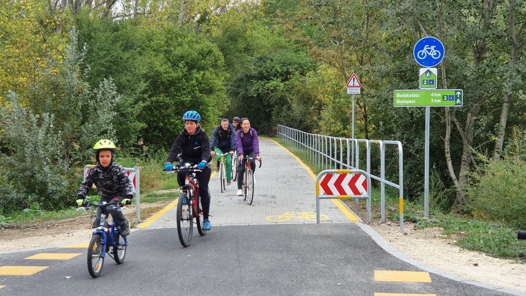 Átadták a Budapest és Szentendre között épült kerékpárutat