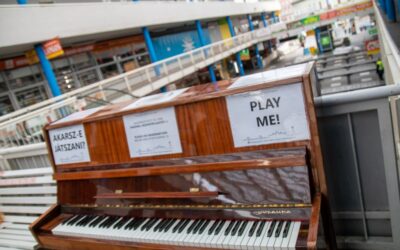 Akarsz-e játszani? – Közösségi zongora a Fény Utcai Piacon