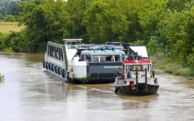 Egy hét után megérkezett Siófokra az új balatoni hajókat szállító flotta