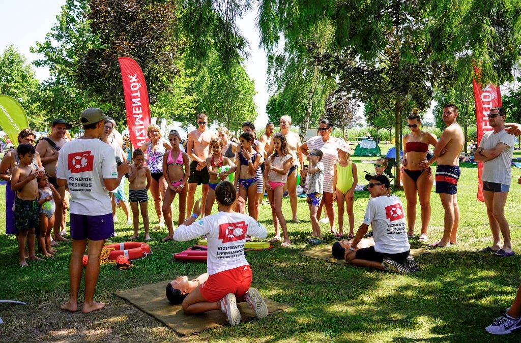 Biztonságban a Balatonon: roadshow-t indítottak a vízimentők
