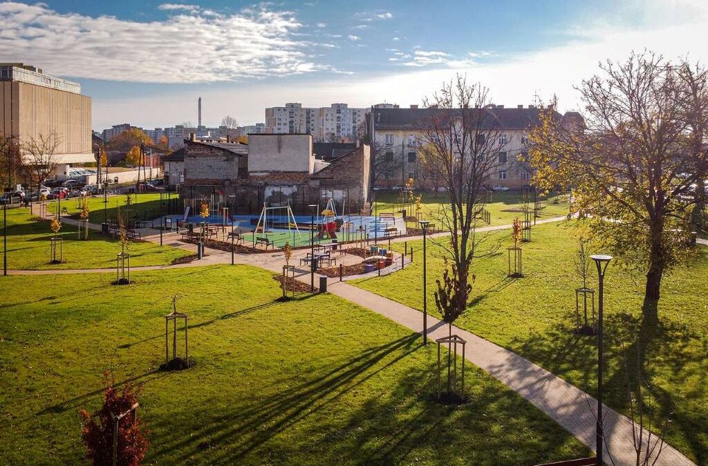 Kétmilliárdos uniós támogatással szépült meg Újpest
