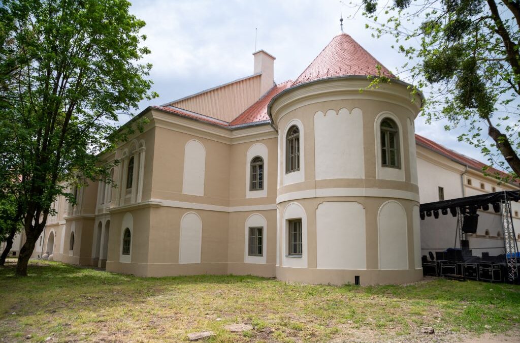 Hatvantermes, magántulajdonú erdélyi várkastély felújítását támogatta 850 millióval a magyar állam