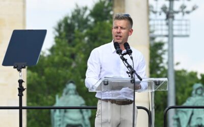 Magyar Péter: Orbán Viktor államcsőd felé vezeti az országot
