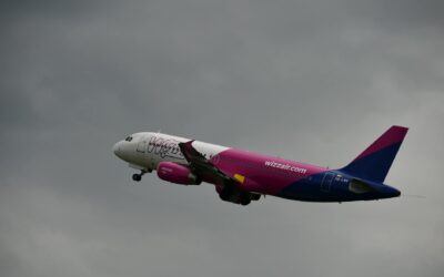 Megtévesztette az utasait a Wizz Air, de nem bírságolják meg