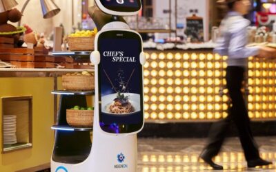 Kevés az ember a magyar vendéglátásban, jönnek a kínai robotok