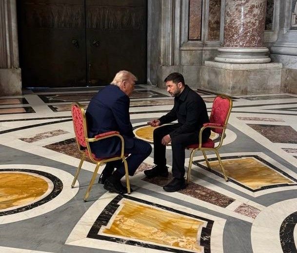 A pápa temetése előtt tárgyalt Zelenszkij és Trump Rómában