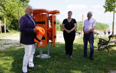 A tizedik mentőmellény-állványt avatták fel a Balatonnál