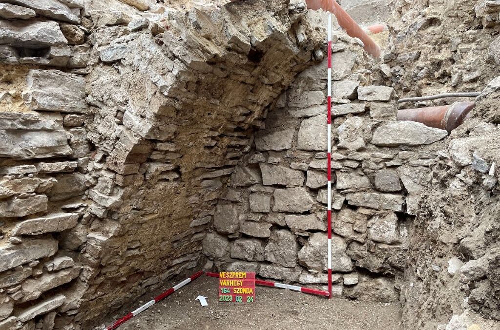A falakból bújt elő a múlt Veszprémben