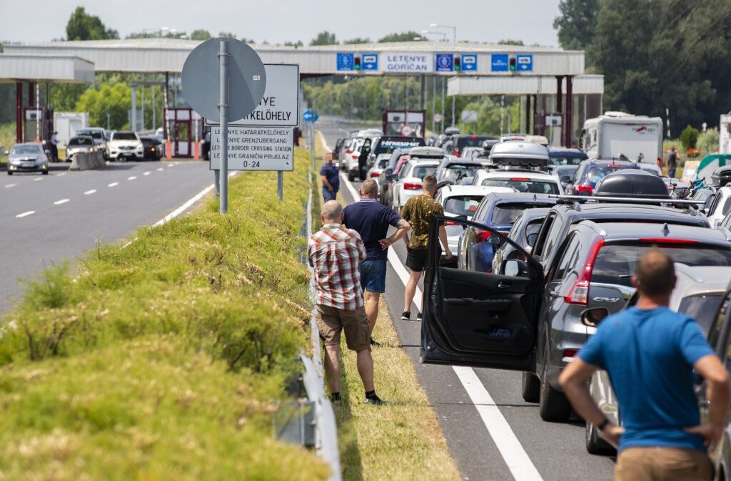 Miért alakul ki több órás torlódás a horvát-magyar határszakaszokon?