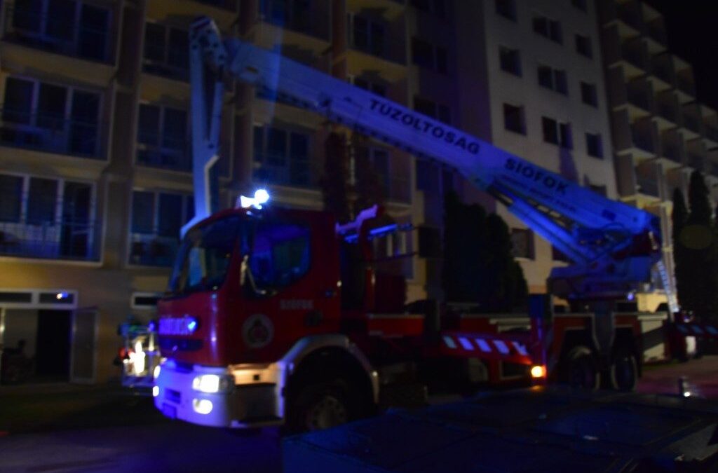 Kigyulladt a szauna, mentették a szállóvendégeket Siófokon